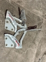 7L6823302 VW TOUAREG SAĞ SOL KAPUT MENTEŞESİ EGE OTOMOTİV BURSA