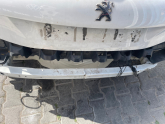 Peugeot 208 arka tampon demiri