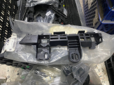 OPEL ADAM SOL ÖN TAMPON BRAKETİ SIFIR ORJİNAL 13495490