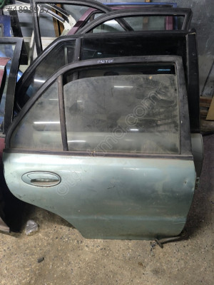 Proton sağ arka kapı