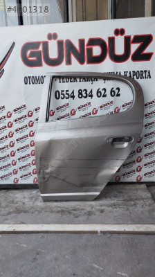 Toyota Yaris sol arka kapı model 2006
