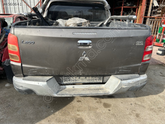 Mitsubishi L200 bagaj kapağı