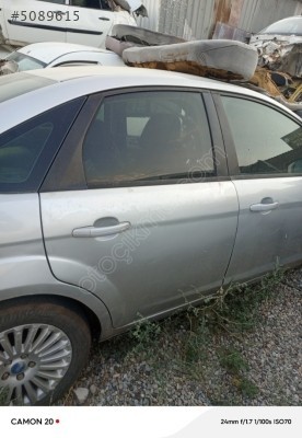 Ford Focus sağ arka kapı