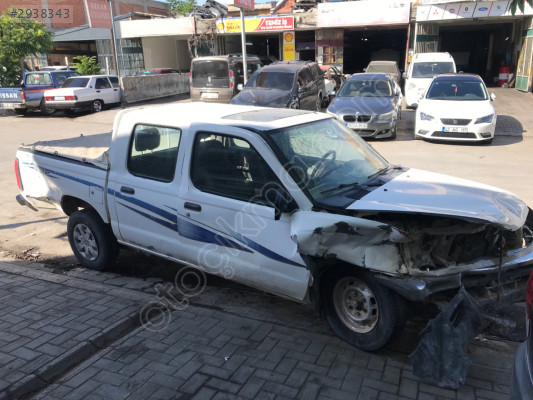 Nissan Country Sağ Ön Kapı