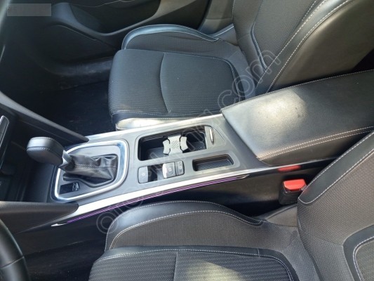 Renault Megane 4 vites konsolu
