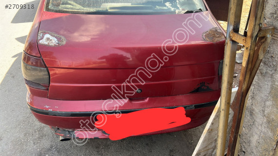 Fiat Siena bagaj kapağı dolu