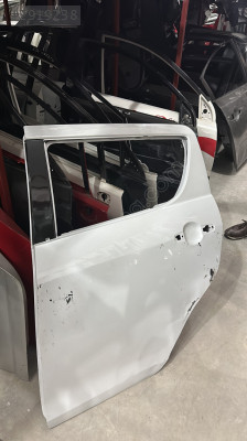 SUZUKİ SWİFT ÇIKMA ORJİNAL SOL ARKA KAPI BD1