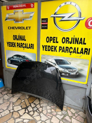 Opel Corsa d kaput siyah renk