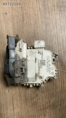 8K0839015H audi  Q5 sol arka kapı kilidi