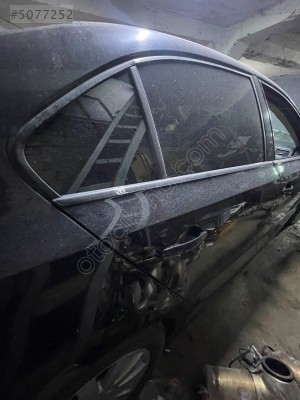 VOLKSWAGEN JETTA 1.2 TSI 2017 MODEL SAĞ ARKA KAPI