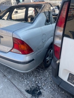 Ford Focus Sağ arka çeğrek