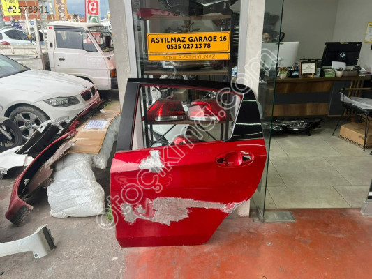 TOYOTA YARİS SOL ARKA KAPI ORJİNAL