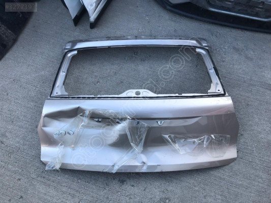 VOLVO XC40 BAGAJ KAPAĞI