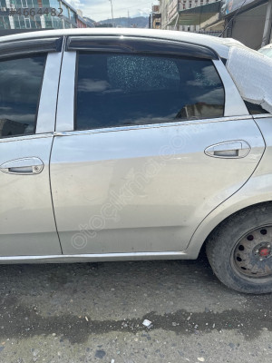 Fiat Linea sol arka kapı gri