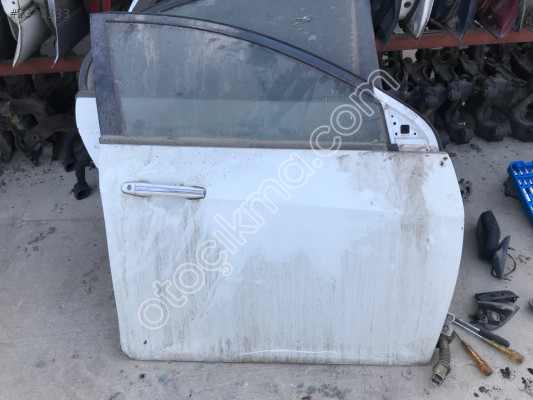 Geely Emgrand EC7 Sağ Ön Kapı