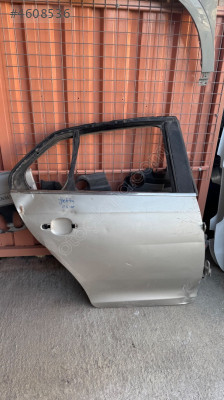 Volkswagen jetta sağ arka kapı