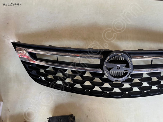 Opel Astra K Ön Panjur Çıkma