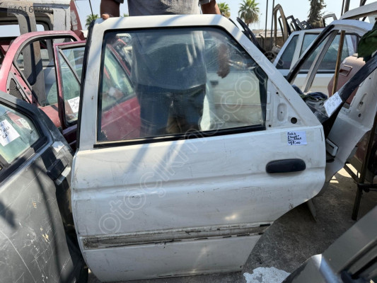 95-00 Model Ford Escort İçin Orjinal Sol Arka Kapı Çıkma