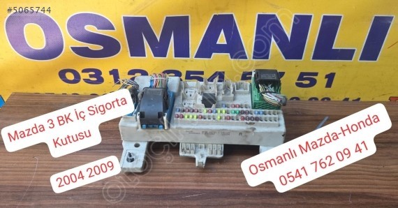 Mazda 3 BK İç Sigorta Kutusu 04-09