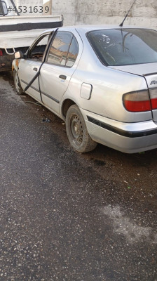 Nissan Primera sol ön kapı