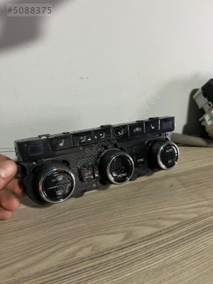SKODA KAROQ KLİMA KONTROL PANELİ