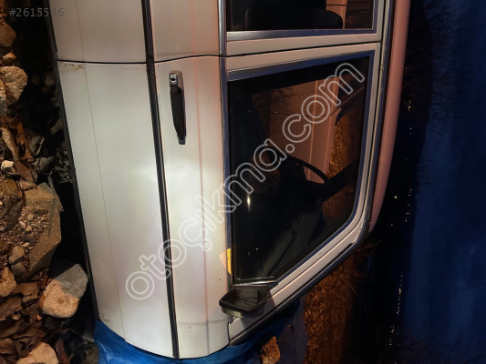 Mercedes 200 d sağ ön kapı çıkma orijinal