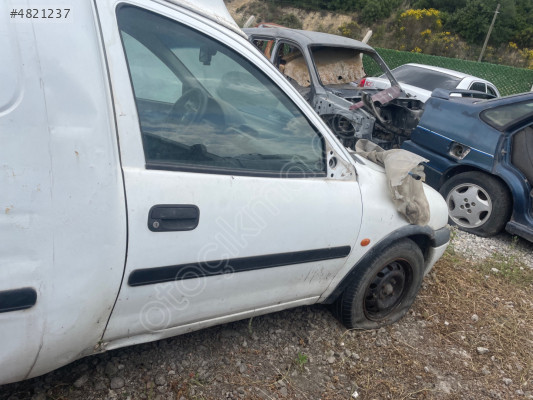 Opel Combo sağ kapı