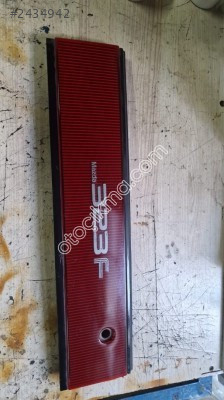 Mazda 323 hb 90-95 bagaj reflektörü