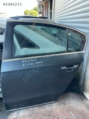 VOLKSWAGEN PASSAT B7 SOL ARKA KAPI