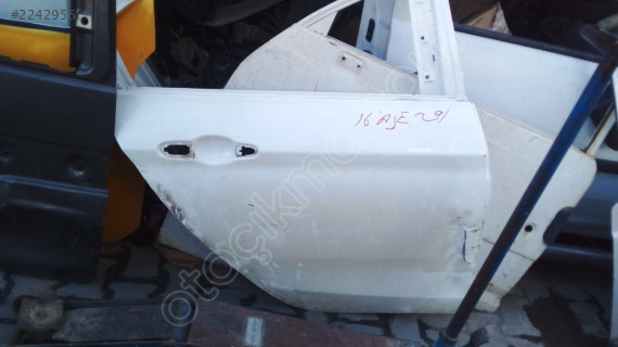 fiat egea sağ arka kapı