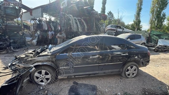 Peugeot 407 sol ön kapı