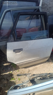 Audi 80 sağ arka kapı