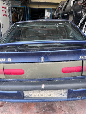 RENAULT R19 HATCHBACK ARKA BAGAJ REFLEKTÖRÜ