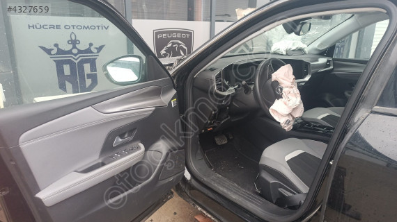 OPEL MOKKA B ORTA KONSOL