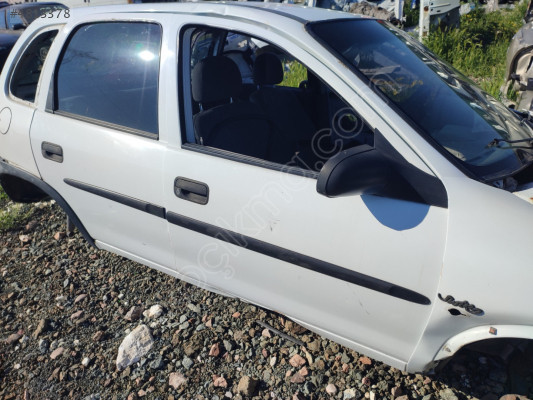 OPEL CORSA B SAĞ ÖN KAPI