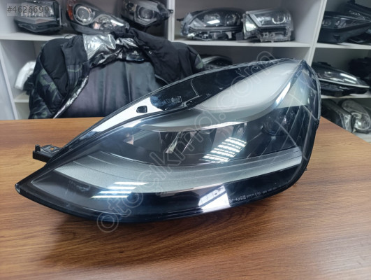 TESLA MODEL Y SOL FAR ORJİNAL ÇIKMA
