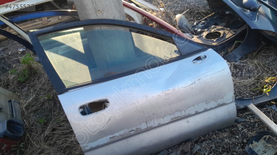 Mitsubishi karizma sag ön kapı