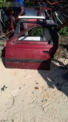 Peugeot 405 sol ön kapı