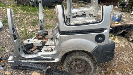 Renault Kangoo Sol Arka Çamurluk Çift Sürgü
