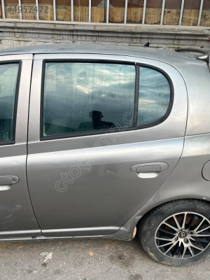 TOYOTA YARİS SOL ARKA KAPI