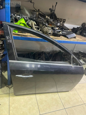 RENAULT LATİTUDE SAĞ ÖN KAPI