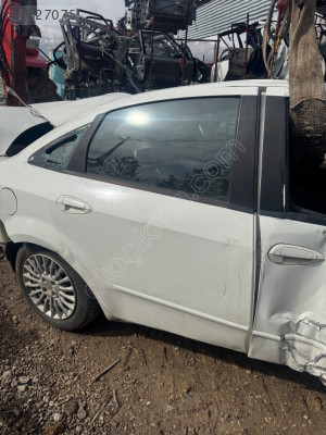 Fiat linea    Sağ arka kapı