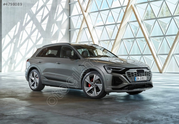 AUDI Q8 E-TRON / E-RON SUV ÖN CAM