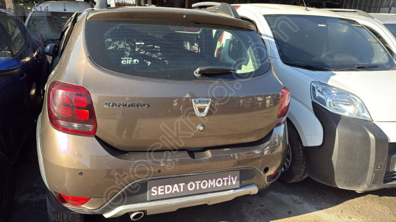 DACİA SANDERO BAGAJ KAPAĞI