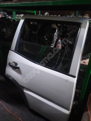 NİSSAN TERRANO ORJİNAL SAĞ ARKA KAPI ÜÇEL OTO