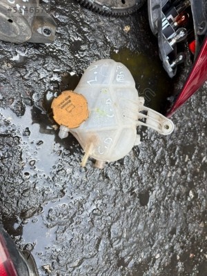 OPEL CORSA D CAM SU BİDONU