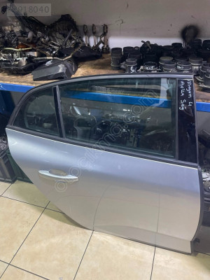 RENAULT MEGANE 4 SAĞ ARKA KAPI