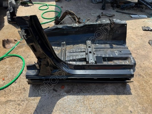 BMW E46 SAĞ ORTA MARŞBİYEL