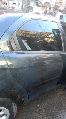 alfa romeo 156 sağ arka kapı dolu