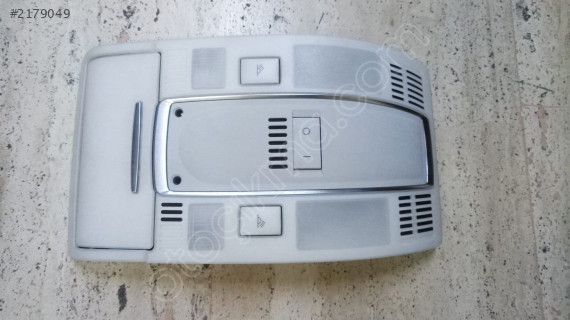 AUDI A6 TAVAN LAMBASI 4F0947140